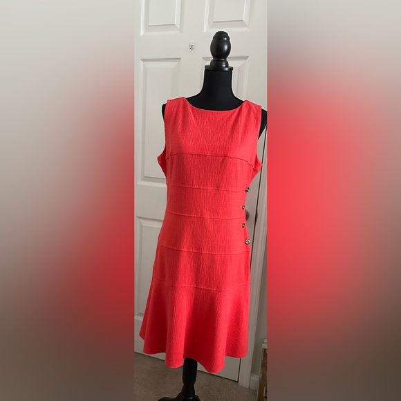 ENFOCUS STUDIO Elegant Coral Sleeveless Dress - Picture 1 of 5